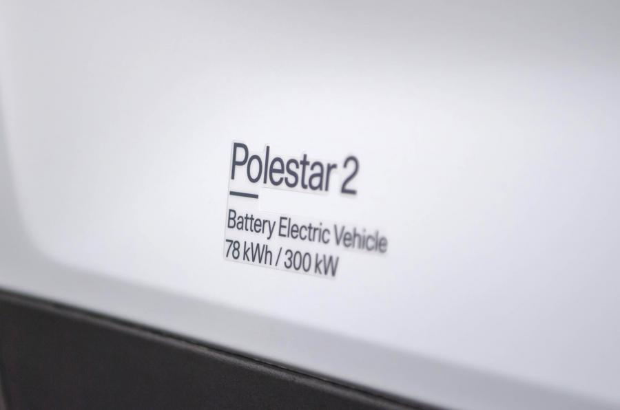 Логотип Polestar 2 2020 года  (UK) (фото 5 из 9)